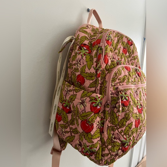 NWOT Vera Bradley Tomato Vines Bancroft Backpack - Picture 3 of 10